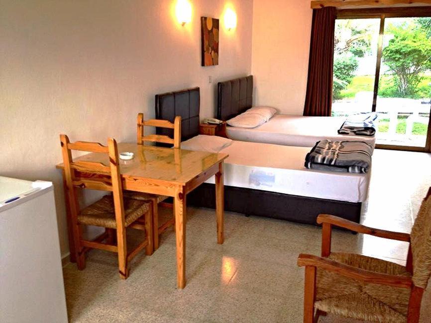 Bare Hill Holiday Apartments Krini Zimmer foto